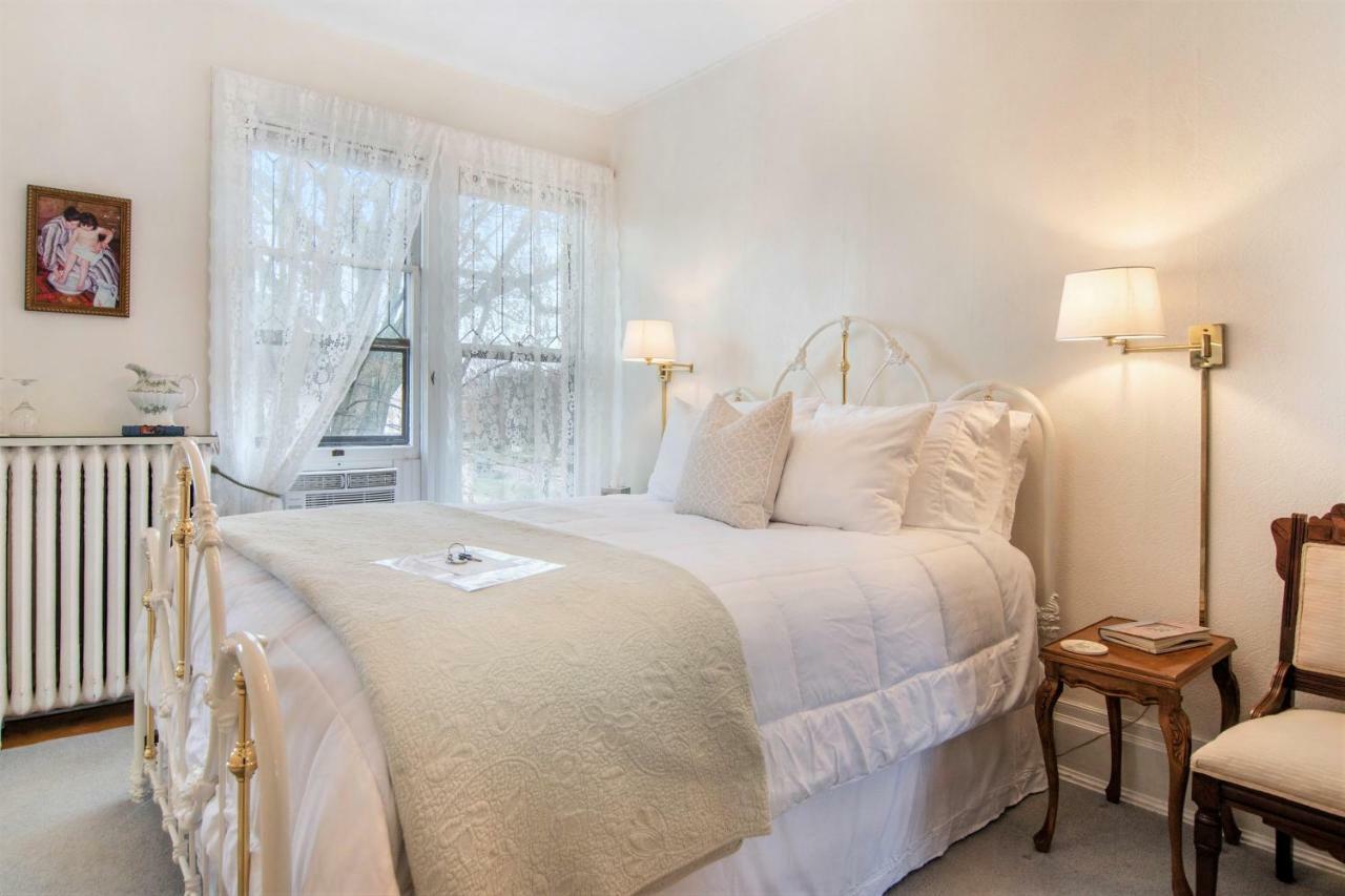 The Lamplighter Bed & Breakfast Of Ludington Extérieur photo