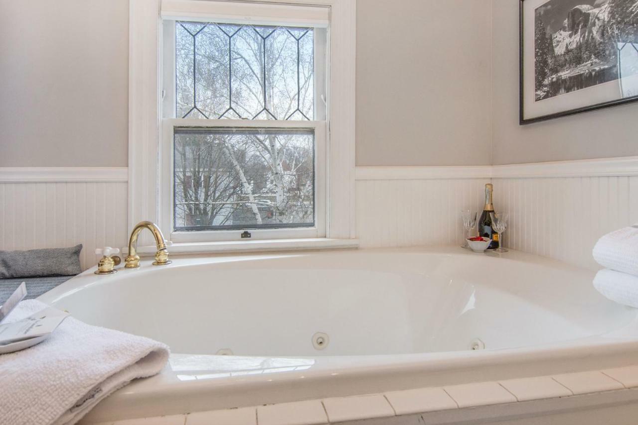 The Lamplighter Bed & Breakfast Of Ludington Extérieur photo