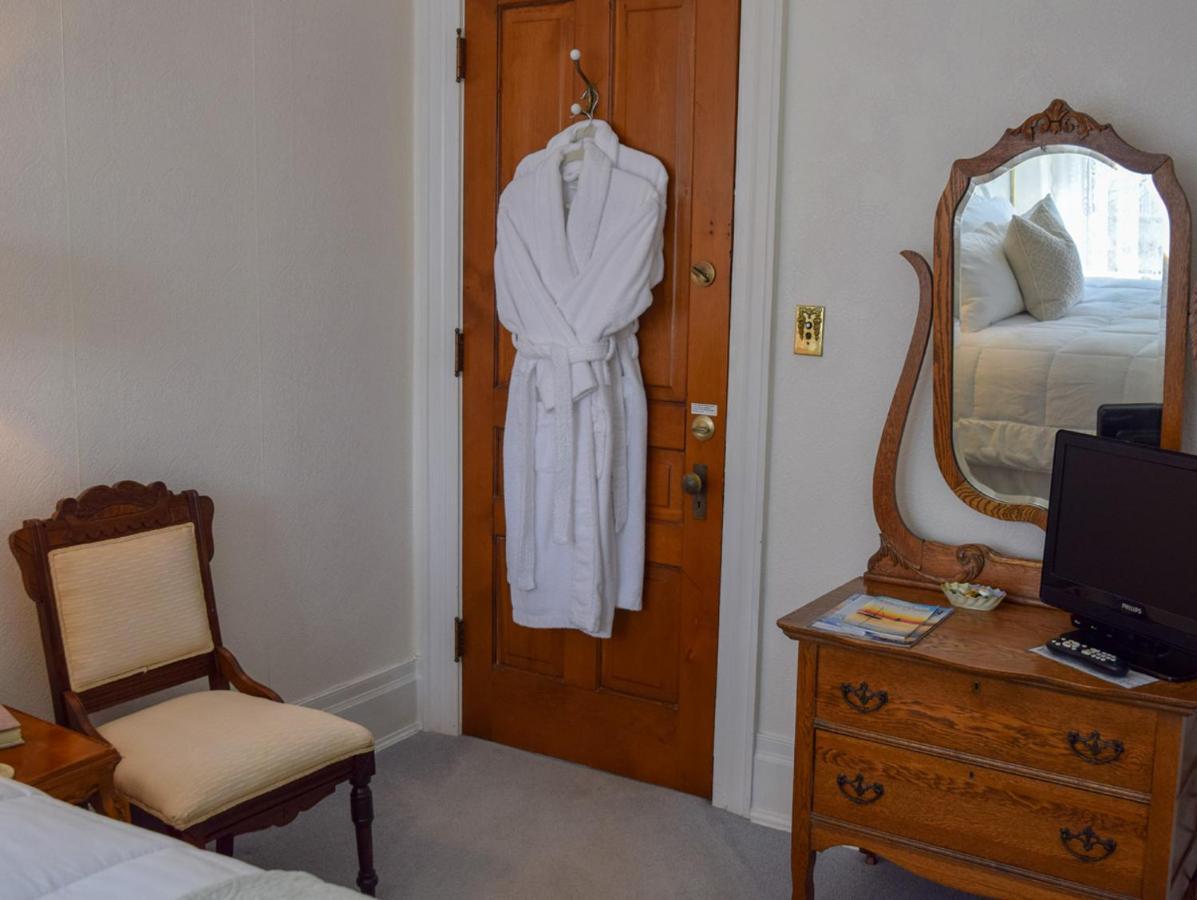 The Lamplighter Bed & Breakfast Of Ludington Extérieur photo